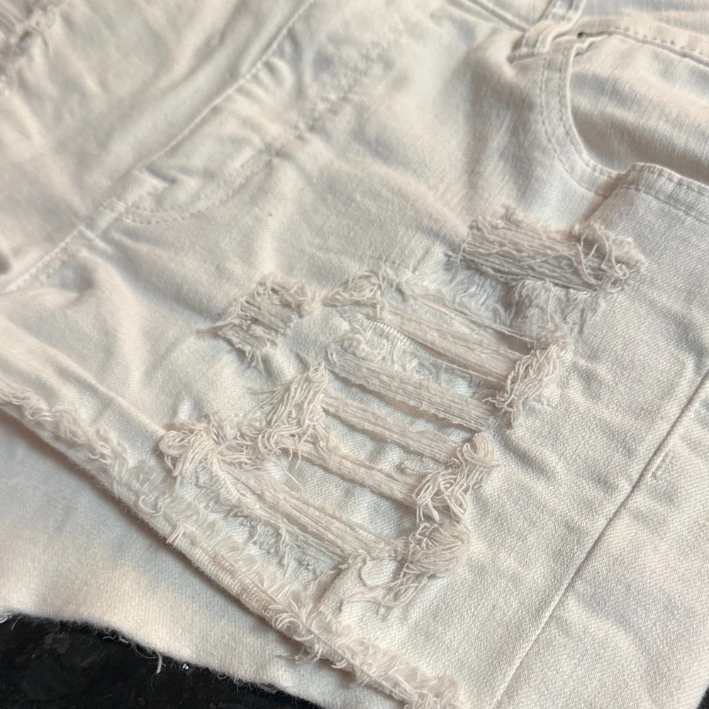 American Eagle Outfitters Women's Ripped Cream Jean Shorts - Picture 5 of 5